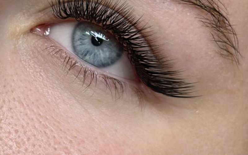 Lash extension application